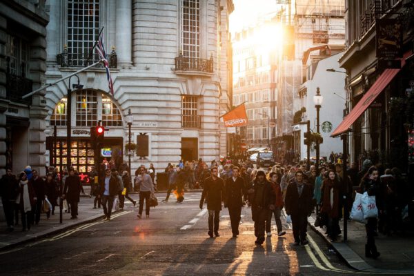 Um bilhete para a Europa, uma viagem para a Vida!